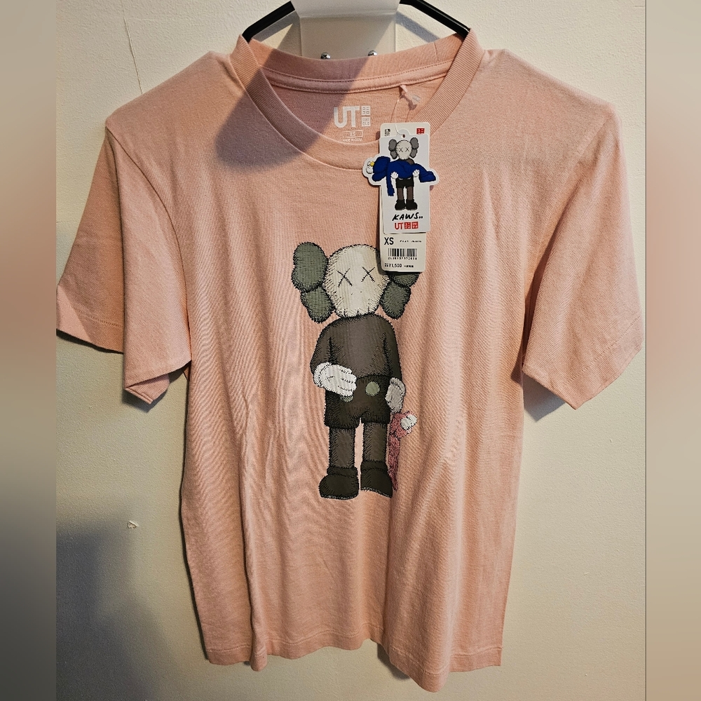 Uniqlo x KAWS
